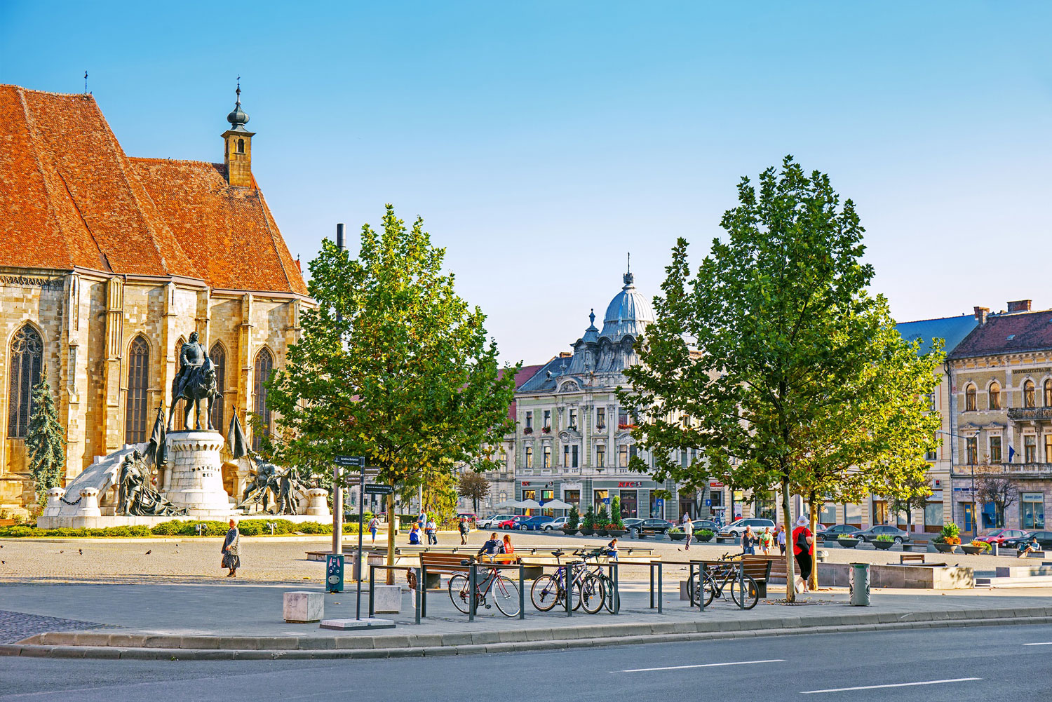 busy brokers. real estate industrial retail productie sibiu transilvania regional spațiu depozit hala productie închiriere proprietati imobiliare comerciale industrial retail office. servicii de intermediere și consultanță imobiliară și de afaceri pentru dezvoltatorii imobiliari, proprietarii de spații, clădiri, parcuri și terenuri, investitori și companii din domeniul industrial, retail, logistic și investment property