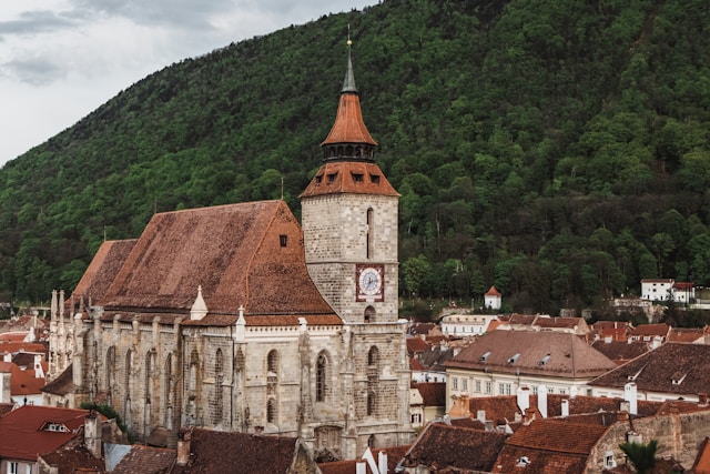 The Effects of Increasing Tourist Numbers in Transylvania on the Real Estate Market